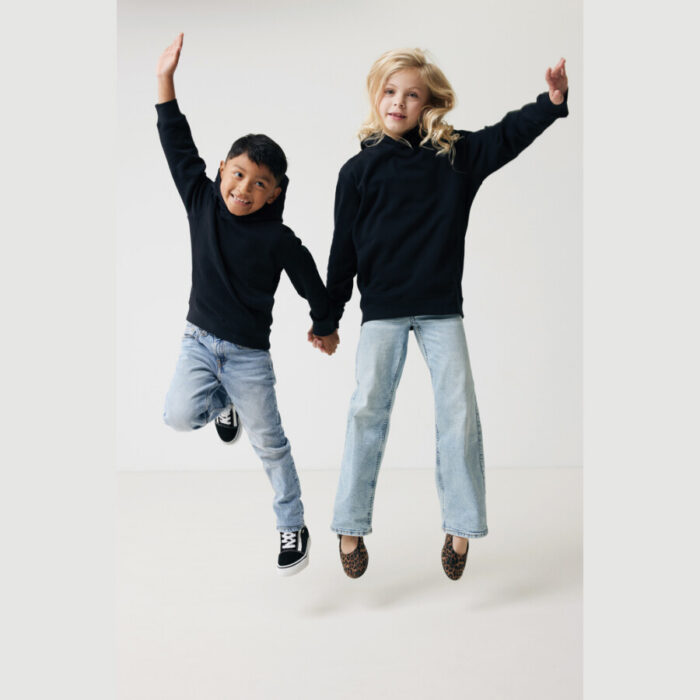 Iqoniq Yengo, Laste Kapuutsiga Pusa